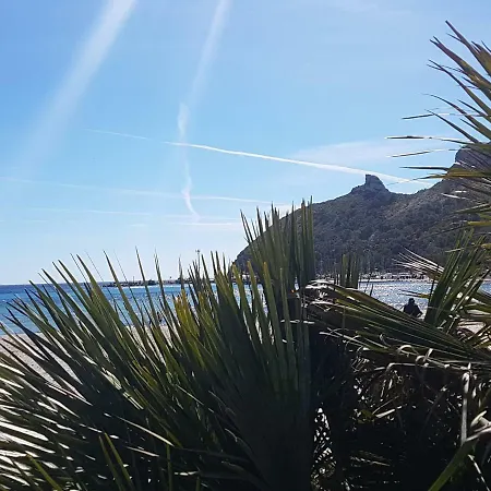 Cagliari Luxury The Waves Apartament *